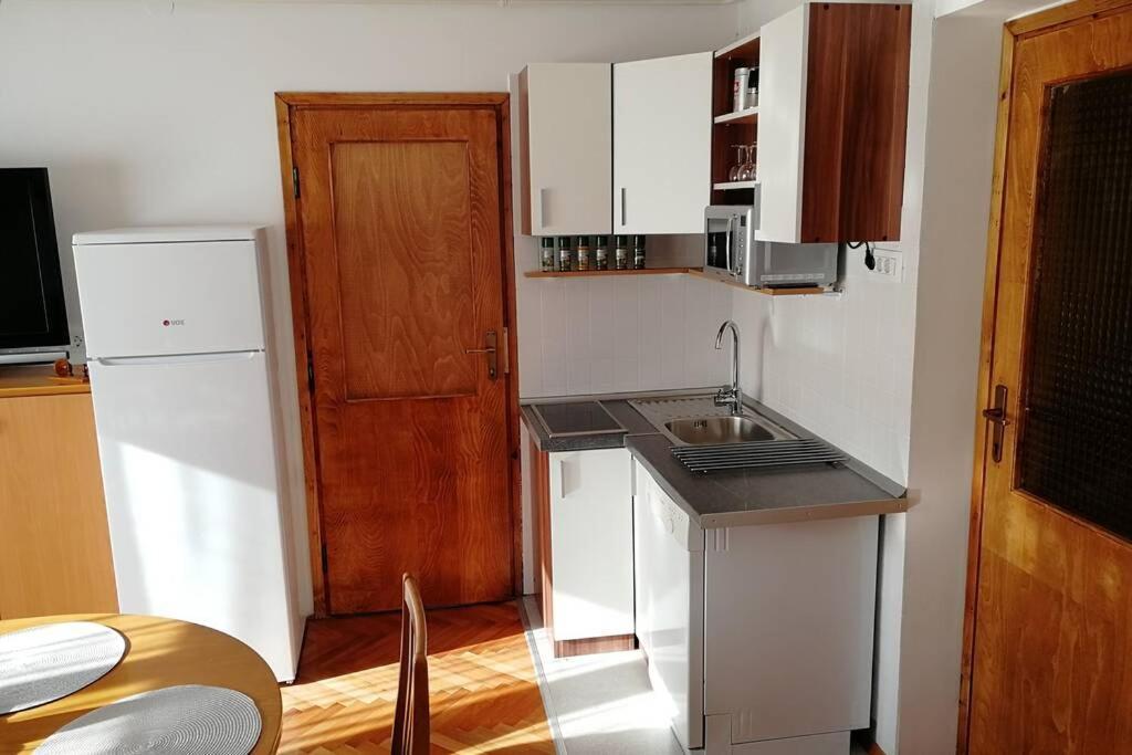 Zrm Center Apartment Идрия Екстериор снимка